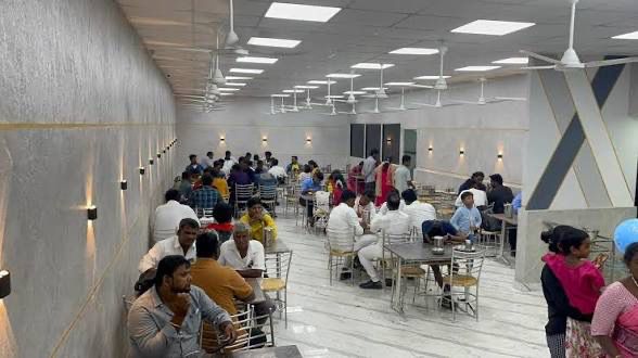 Family restaurant dining hall in Chennai